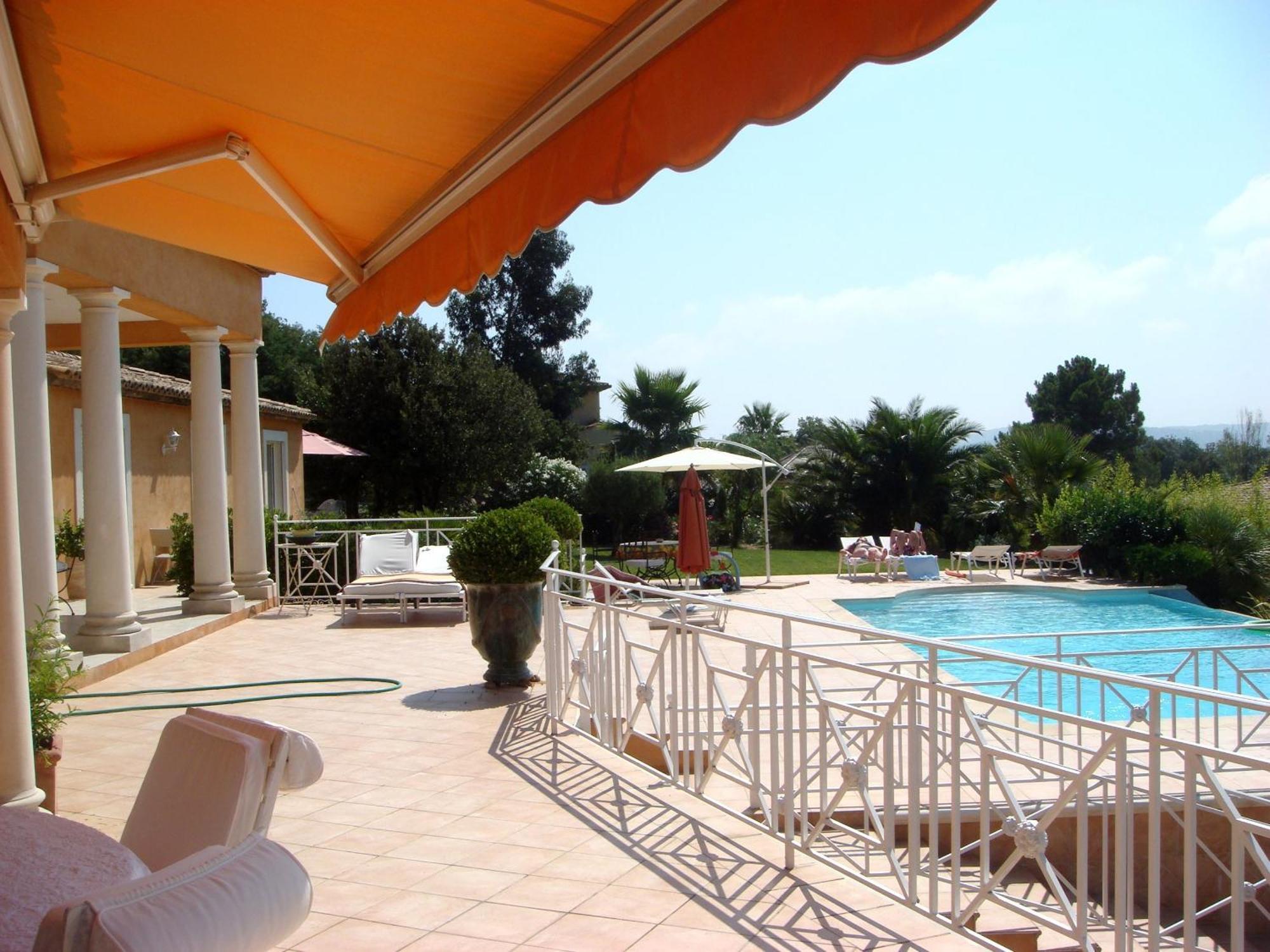 Hotel La Tarentane Grimaud Exterior foto