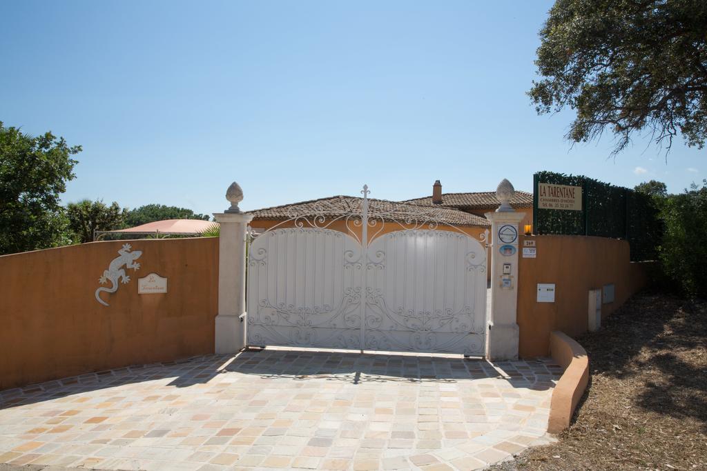 Hotel La Tarentane Grimaud Exterior foto